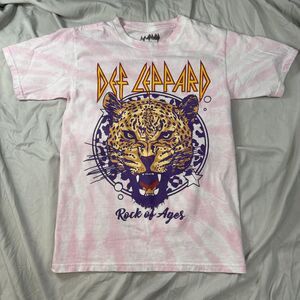 Def Leppard Shirt Unisex S Pink Leopard Rock Of Ages Graphic Crew Neck